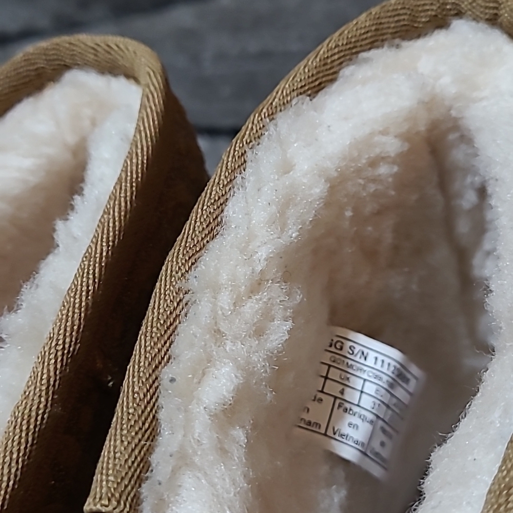 UGG GLITTER SNOW LEOPARD PRINT CLASSIC SHORT CHESTNUT BOOTS - Picture 4 of 15